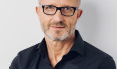 instructor-avatar-donald-logan